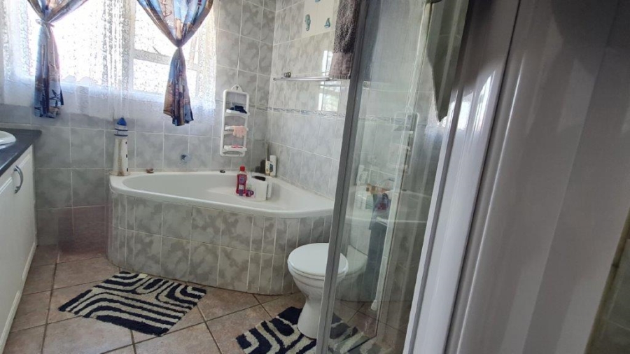 3 Bedroom Property for Sale in Dana Bay Western Cape